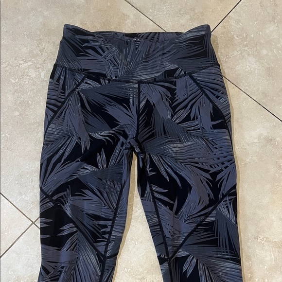 SWEATY BETTY Power Pace 7/8 Workout Leggings Size Small - Picture 3 of 8